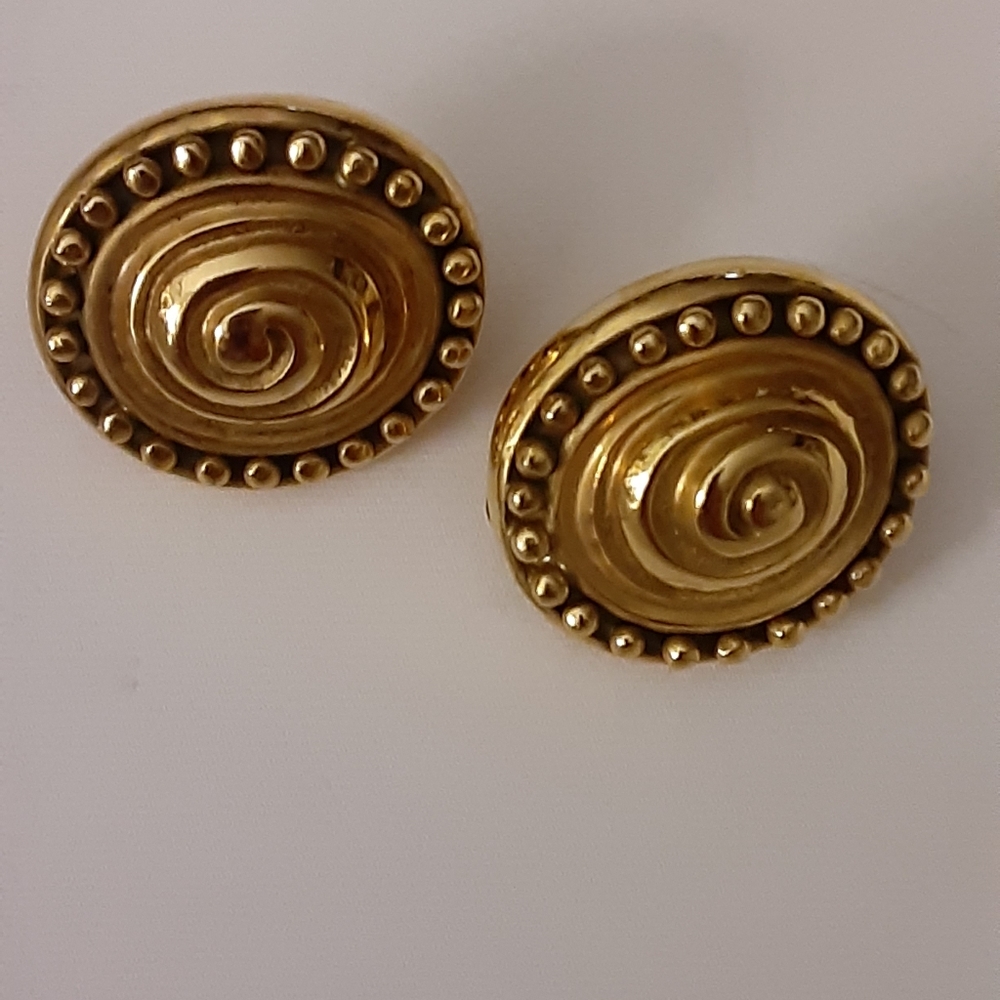 VAUBEL clip earrings